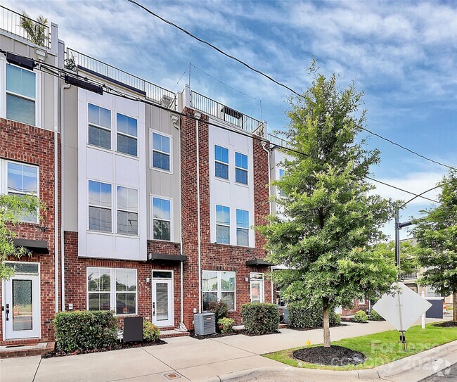 Building Photo - 228 Parkwood Ave Rental