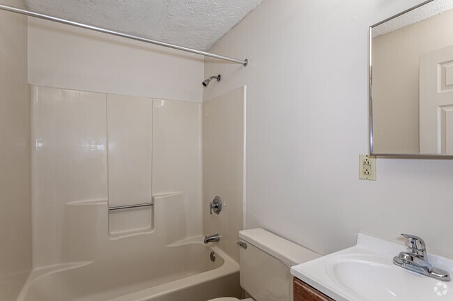 1BR, 1BA - Bathrom