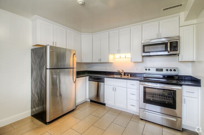 Building Photo - 1532 Atlanta Ct Unit 05 Rental