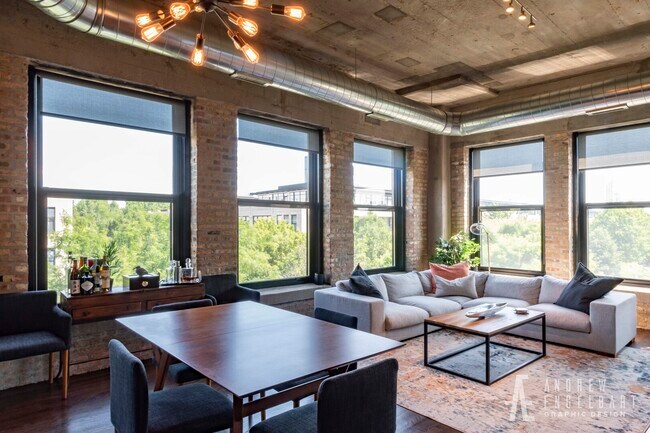 Photo - 1111 W 15th St Unit 322