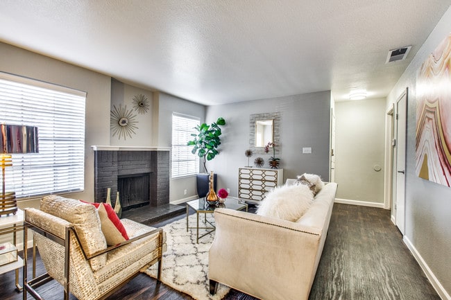 Maxwell Apartments