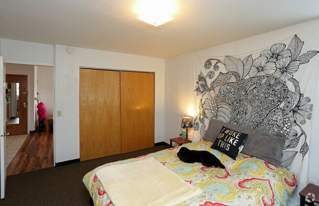 Second bedroom - 1301 Spring St