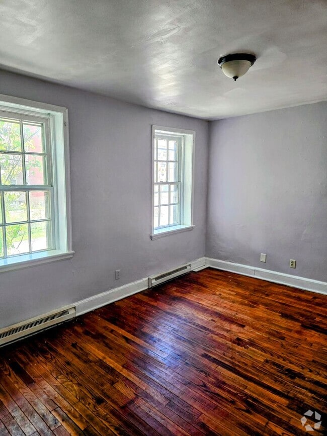 Building Photo - 42 N Eighth St Unit 2F Rental