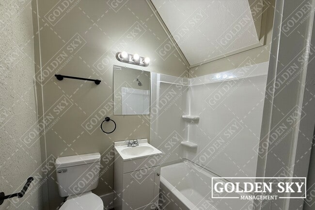 Photo - 1224 E Main St Unit 4