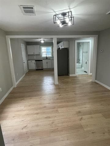 Photo - 981 W Oak St