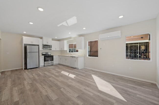 Photo - 328 W 51st St Unit 326 west 51st