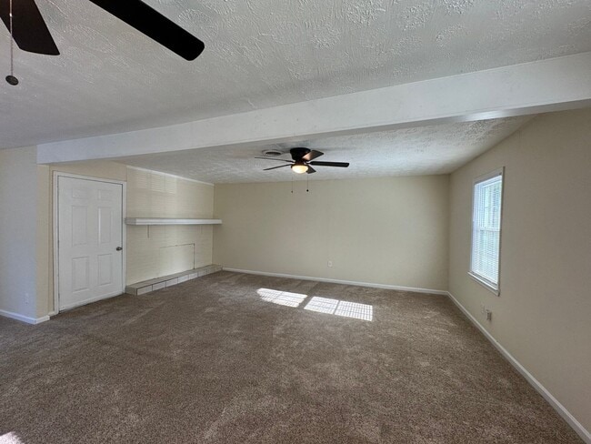 Photo - 3 Bedroom 2 Bath (w/ Bonus Room) & Spacious Living Area