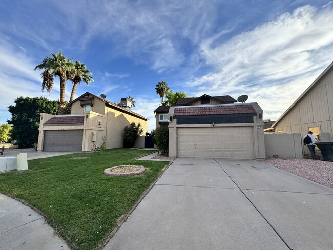 Photo - Great 3 bedroom 2 bath culdesac lot with fireplace