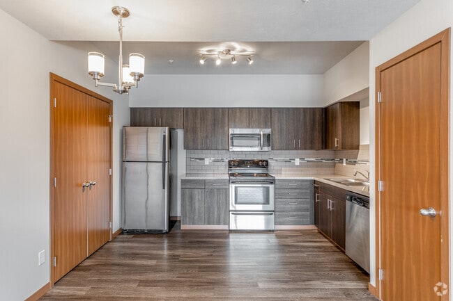 2BR, 1BA - 1,052 SF