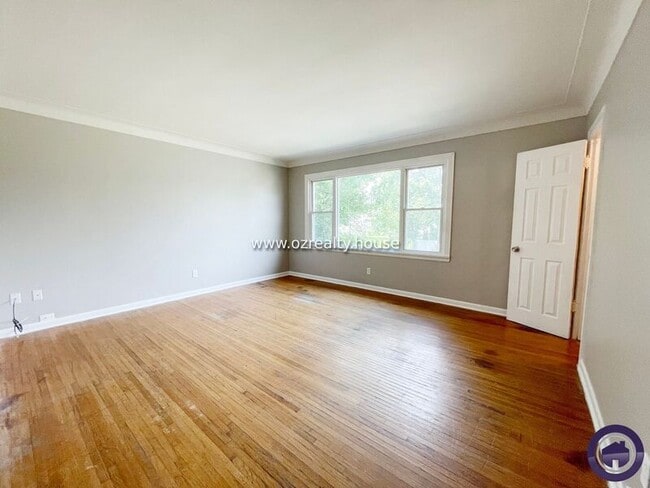 Photo - 837 Colburn St