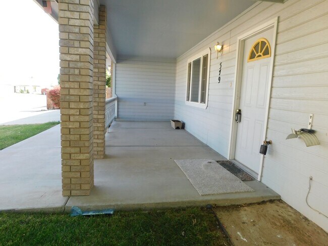 Photo - 579 Darby Dr