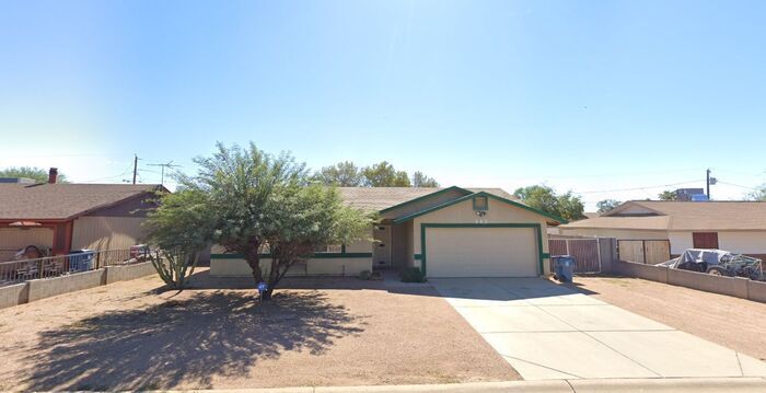 No HOA 3 bedroom 2 bath home with RV gate. - No HOA 3 bedroom 2 bath home with RV gate.