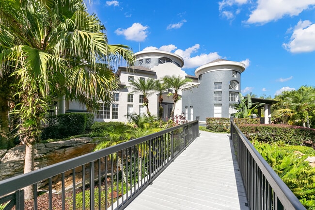 The Falls at New Tampa - The Falls at New Tampa Apartments