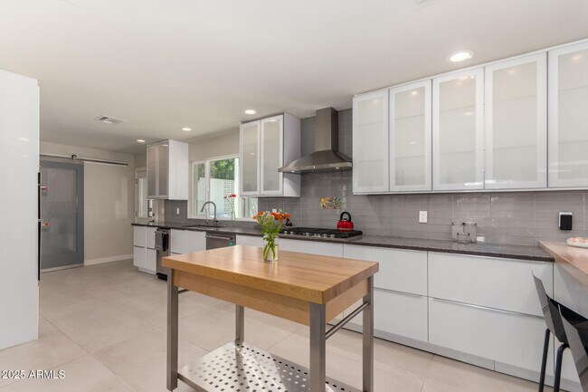 Photo - 1416 W Orchid Ln