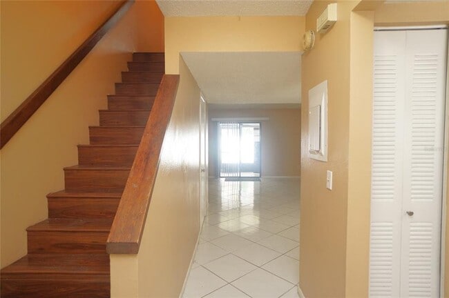 Photo - 10049 Lake Oak Cir