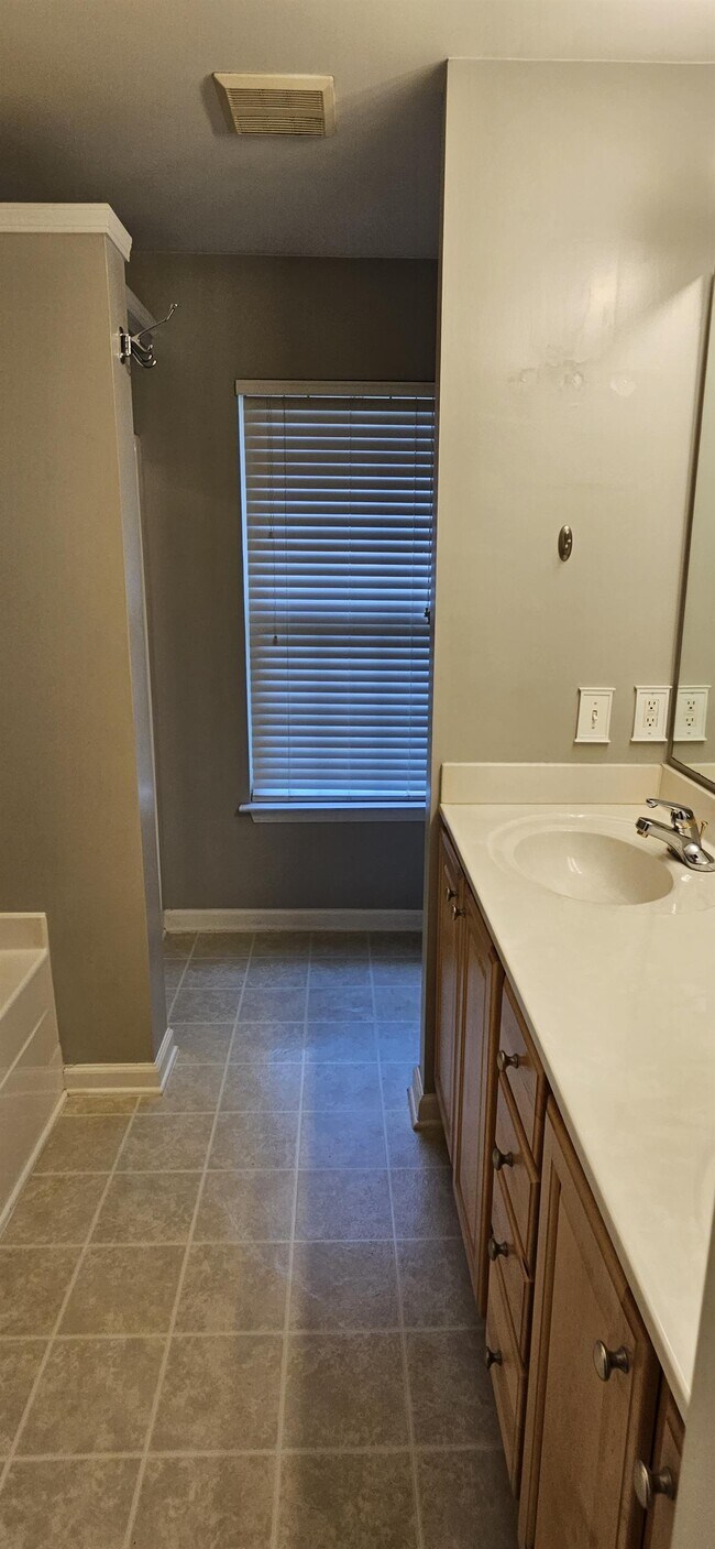 Photo - 260 Whitchurch St