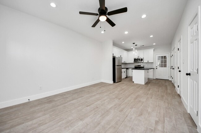 Photo - 8015 Elbert St