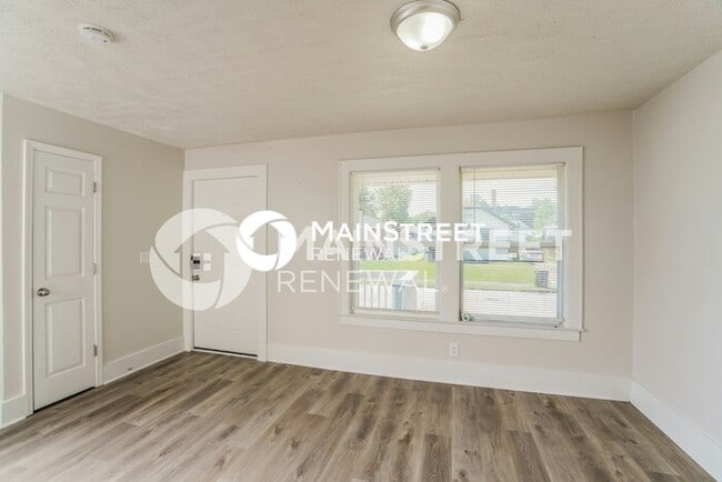 Photo - 3 Bedroom Pet-Friendly Home in Louisville, KY with Main Street Renewal