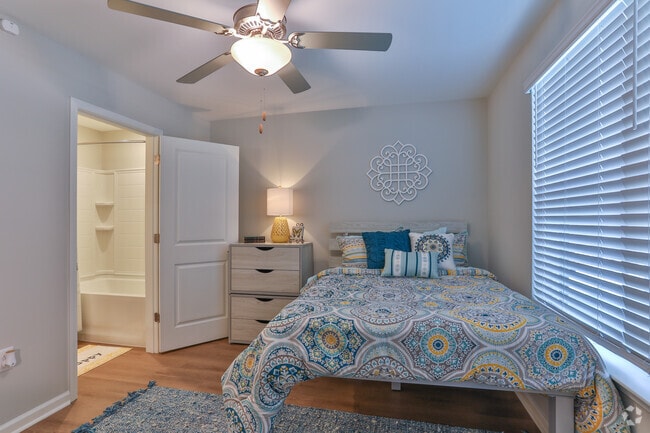2BR, 2BA
