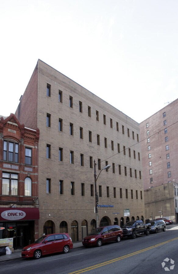 Photo - 100 Smithfield St