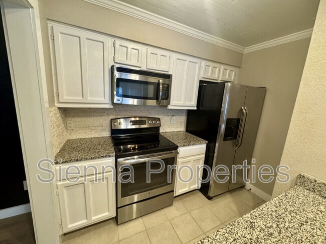 Photo - 1202 Thorpe Ln Unit 304