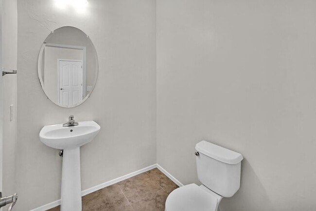 Photo - Spacious Sanctuary in Sahuarita: Modern Living Meets Outdoor Comfort