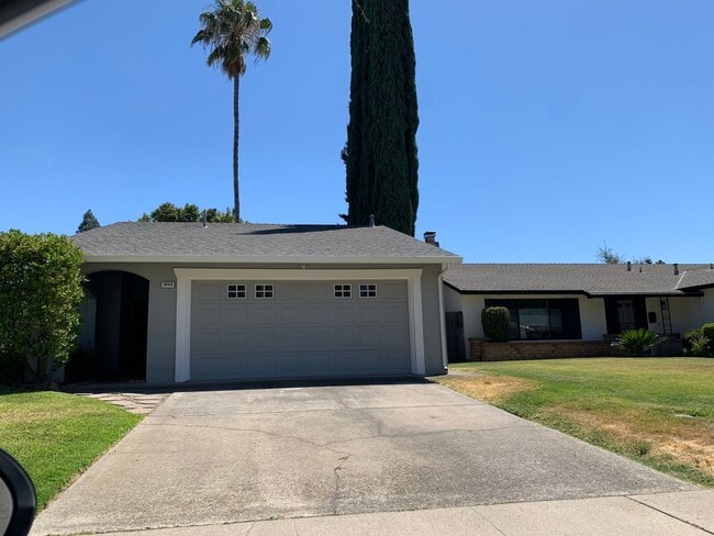 Building Photo - Adorable well maintained 3 bedroom 2 bath ... Rental