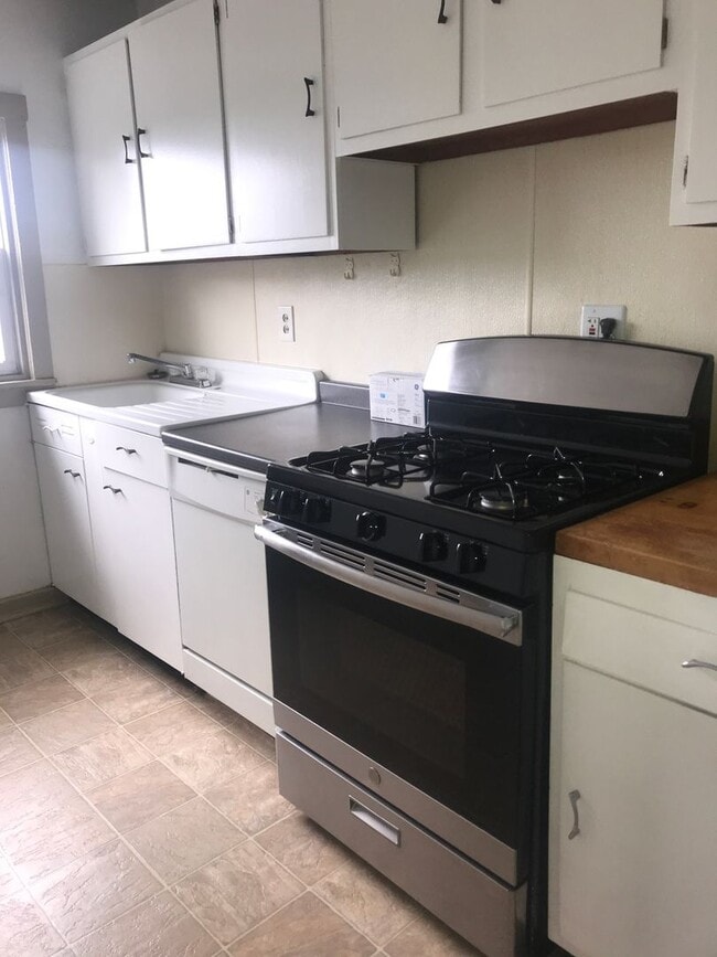 Building Photo - 4103 Allequippa St Unit 3