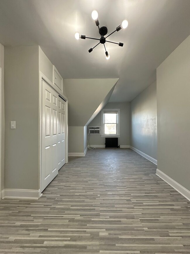 Photo - Grove St Apartments