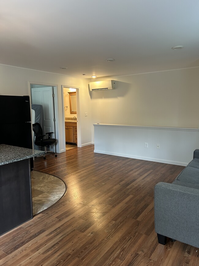 87 Cayuga St Unit 3