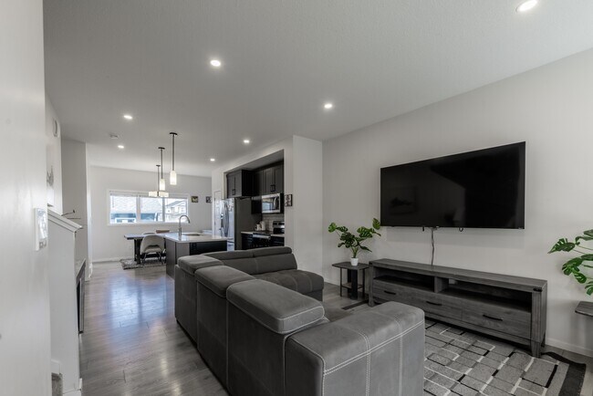 Photo - 7628 Mapleford Blvd