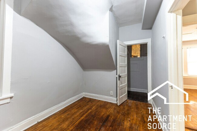 Photo - 853 N Wolcott Ave Unit 1
