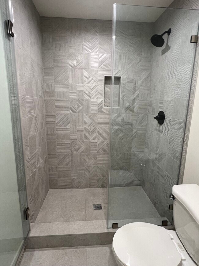 Photo - 11104 Oxnard St Unit 11104 Oxnard street