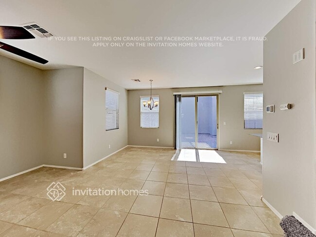 Photo - 225 N Sandal