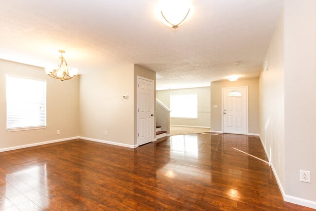 Photo - 1051 Pine Ridge Way