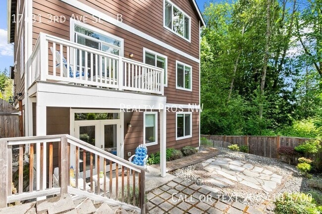 Photo - 17431 3rd Ave SE