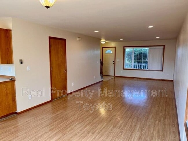 Photo - 214 Reeds Ln Unidad #A