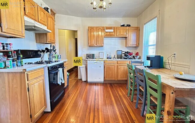 Building Photo - 19 Turner St Unit 1 Rental