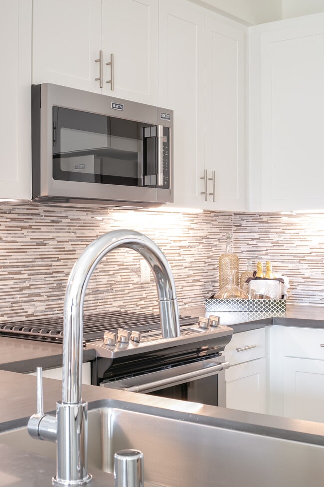 Photo - Island View Apartments