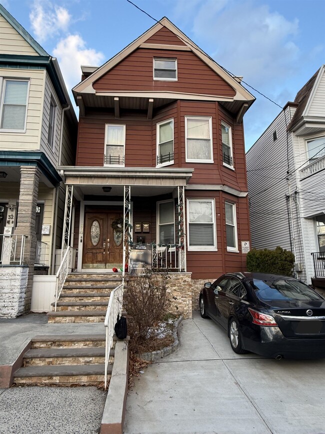 Building Photo - 30 Danforth Ave Unit 1