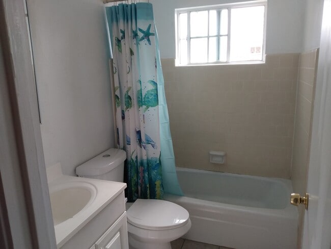 Photo - 3720 E Clay Ave Unit D