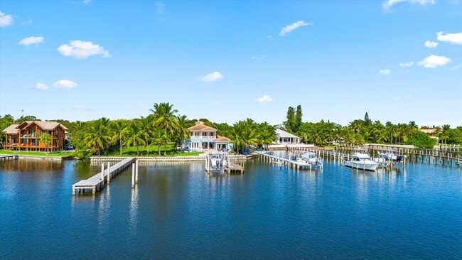 Photo - 614 S Lake Dr