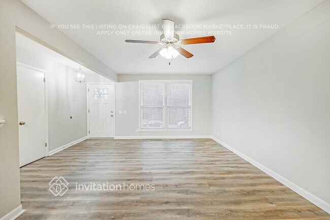 Photo - 691 Frankfort Dr