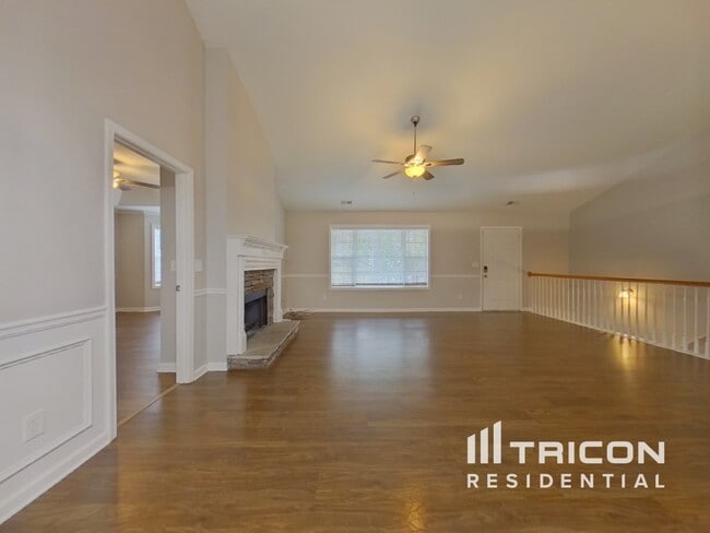 Photo - 119 Creekwood Dr