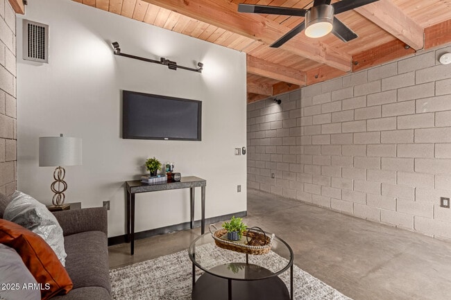 Photo - 727 E Portland St