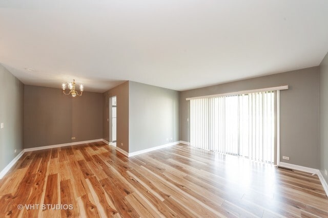 Photo - 1054 Deerpath Ct