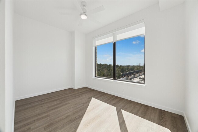 Photo - 1 Riva Row Unit 715