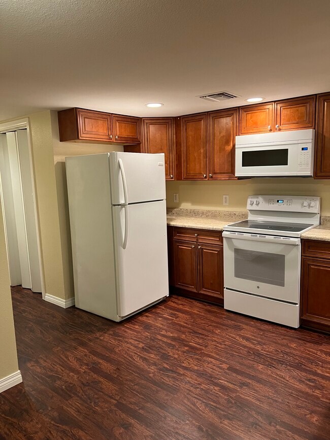 Building Photo - 3024 E Carey Ave Unit 1