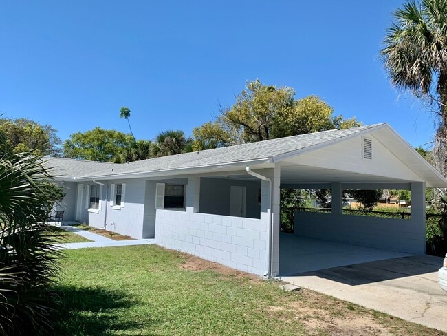 Building Photo - 701 N New Hampshire Ave Unit 4