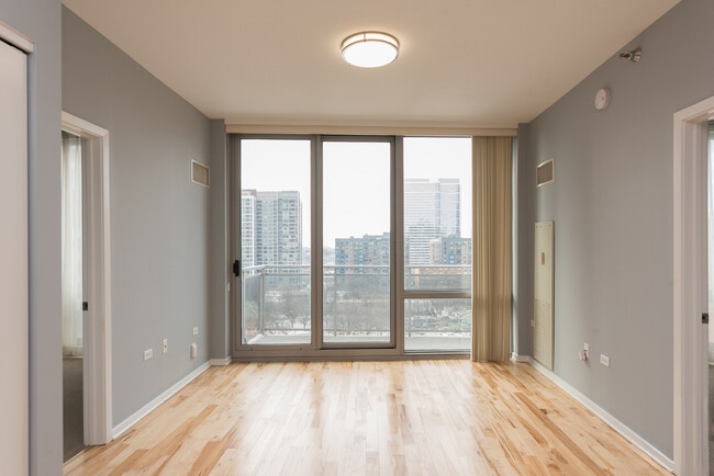 Building Photo - 1 E 8th St Unit 1003 Rental